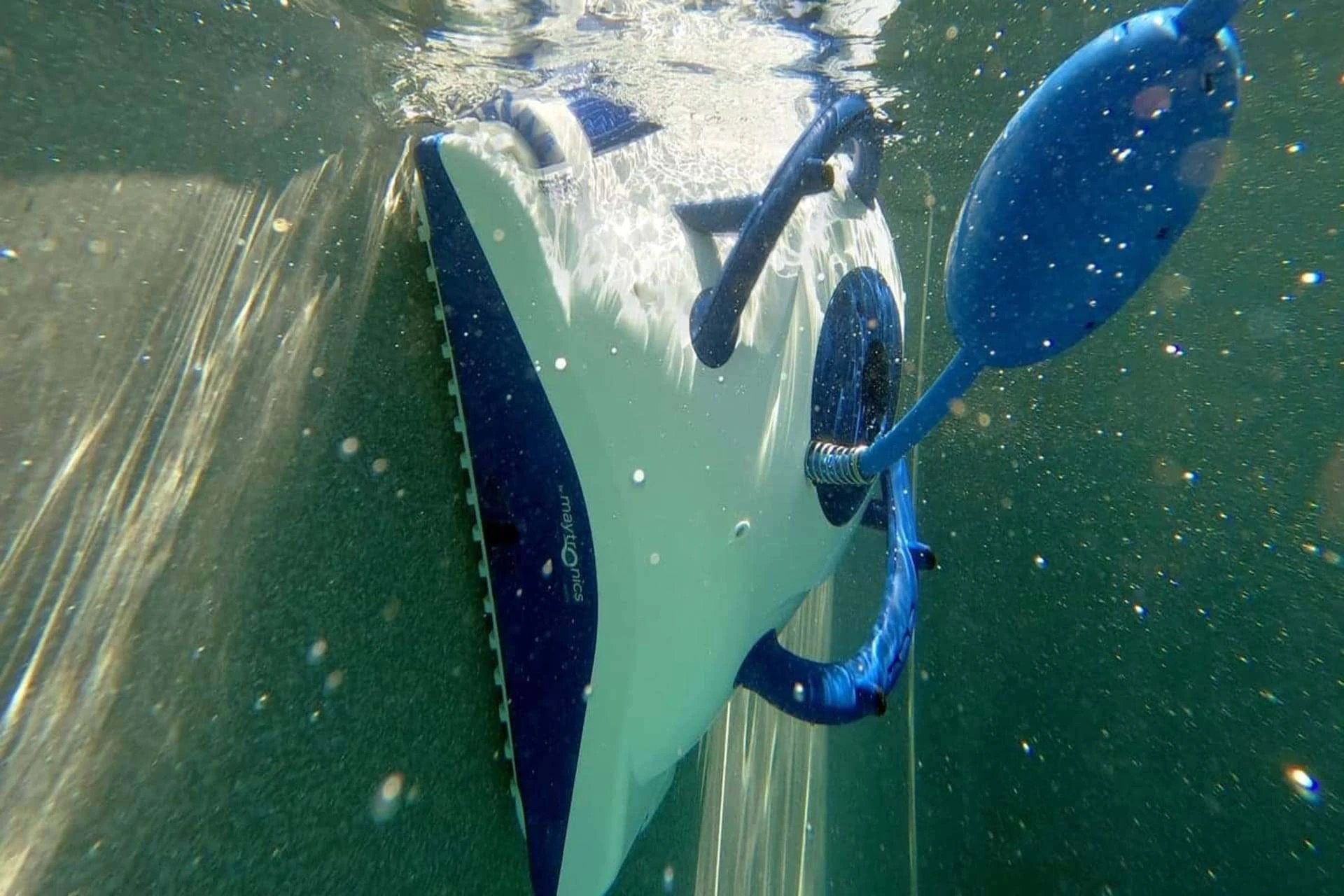 Robot Electrique De Piscine Fond Et Parois Dolphin Pool Up à Prix Carrefour